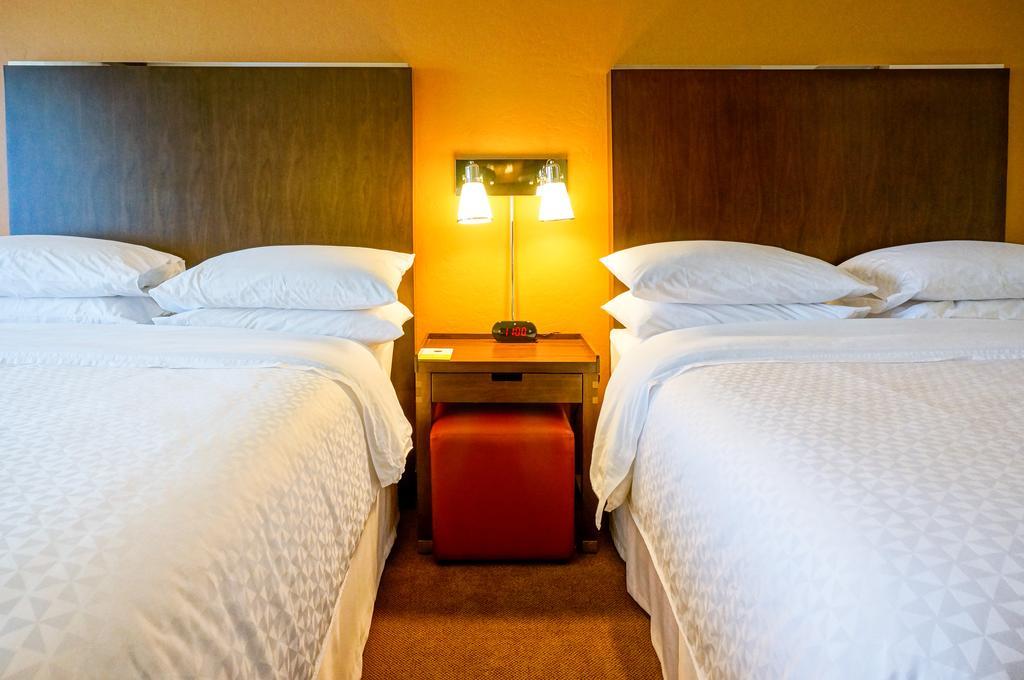 Four Points By Sheraton Phoenix South Mountain Esterno foto