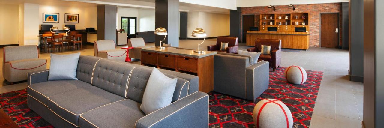 Four Points By Sheraton Phoenix South Mountain Esterno foto